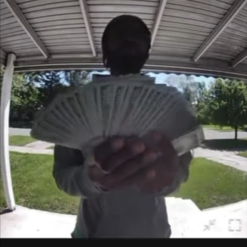Woman’s Ex Returns Just to Flex His Money in Her Face