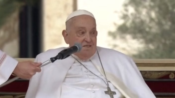 The Vatican Announces That Pope Francis, 88, Has Passed Away